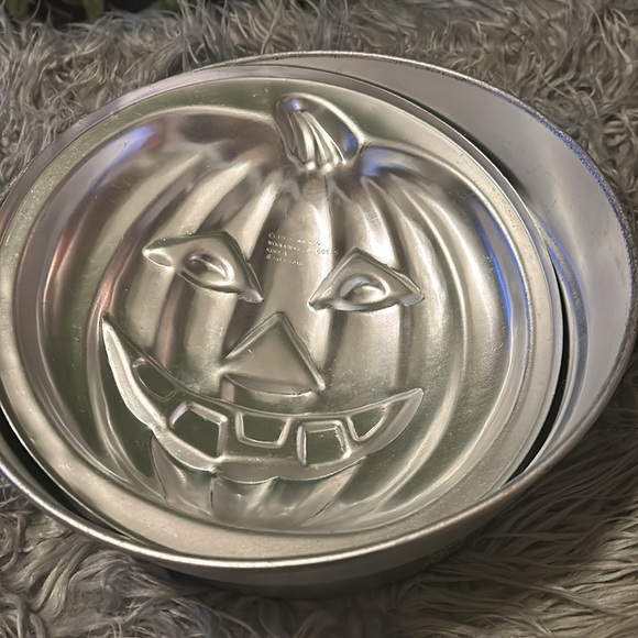 VTG WILTON 1975 Jack-o'-Lantern Pumpkin Pan, HALLOWEEN/1974 Mold Base Bundle GUC - Picture 8 of 13